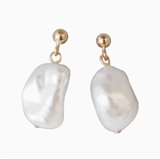 Simple and exquisite cold light Baroque freshwater pearl earrings