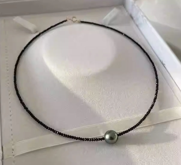 Pure natural seawater Tahitian black pearl black spinel necklace