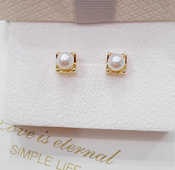 Gold Freshwater Pearl Earrings