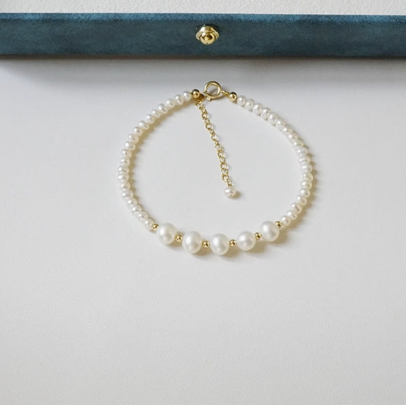 Gradient small pearl bracelet
