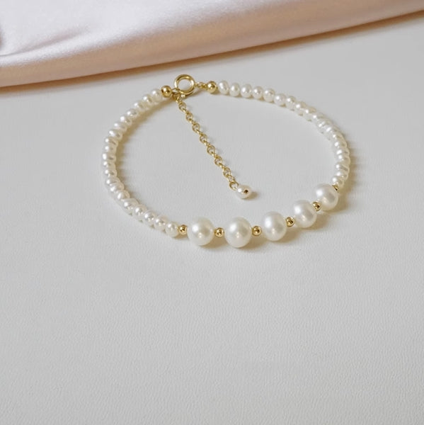 Gradient small pearl bracelet