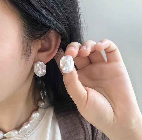 Baroque pearl earrings