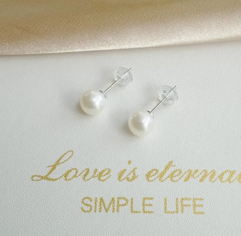 Natural freshwater pearl earrings