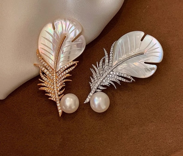 Mother-of-pearl feather brooch