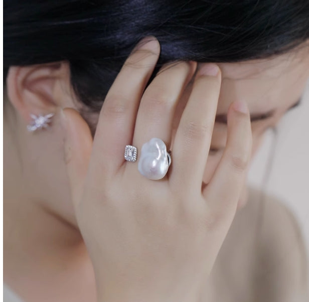Shaped Baroque Double Pearl Ring