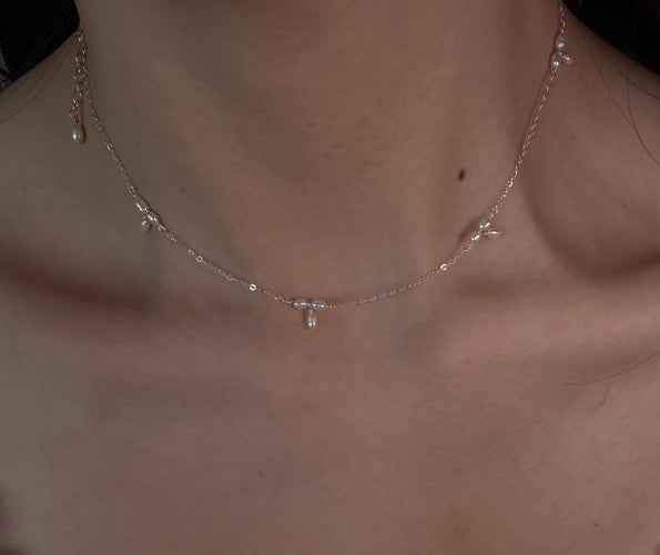 Bright rice pearl necklace clavicle chain