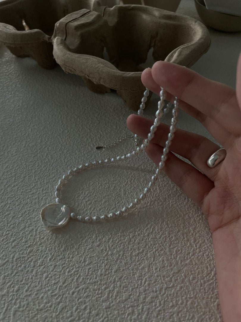 Small bulb petal necklace