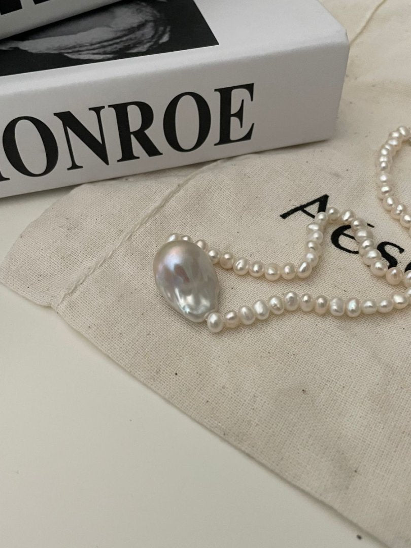 Large baroque pearl necklace