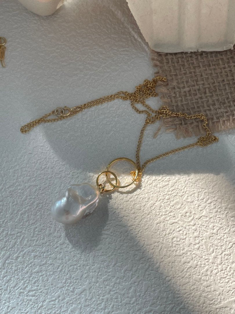 Dabalok Pearl necklace