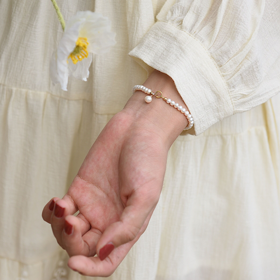 Daily simple freshwater pearl bracelet