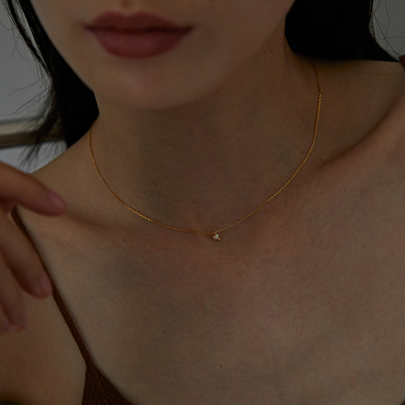 Only one pearl necklace