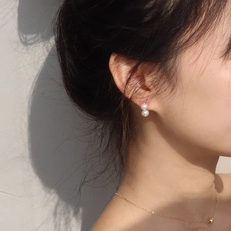 Special two freshwater pearl earrings