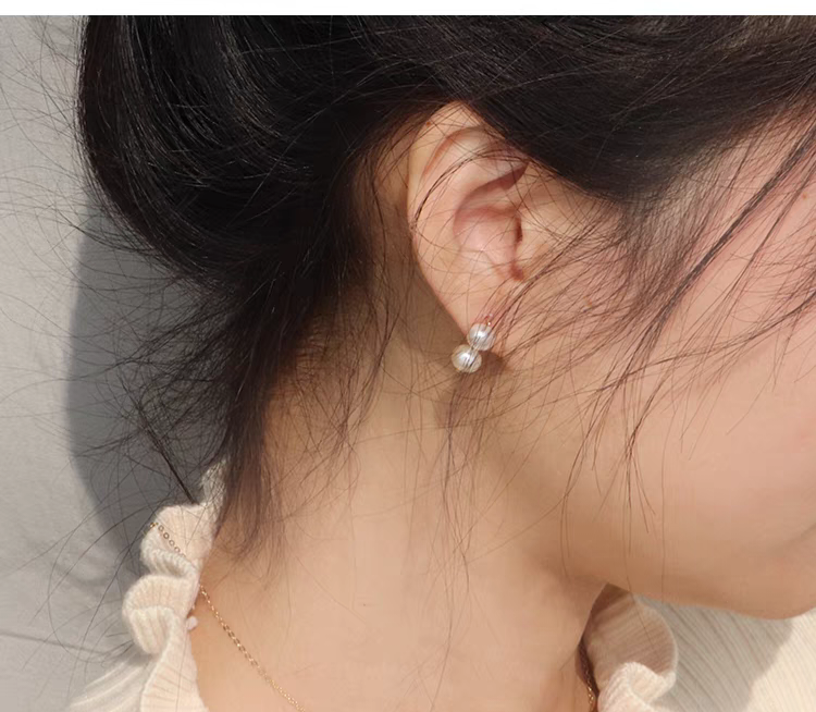 Special two freshwater pearl earrings