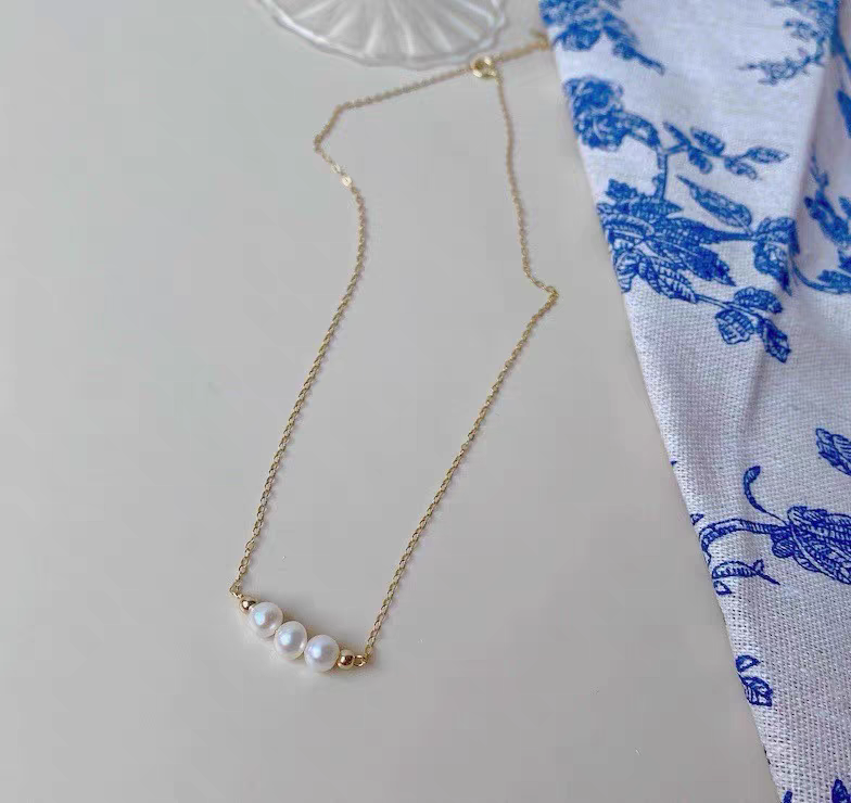 Special Crous pearl necklace