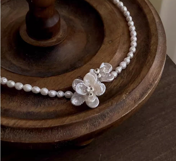 luxury sweet high-grade silver pearl camellia necklace