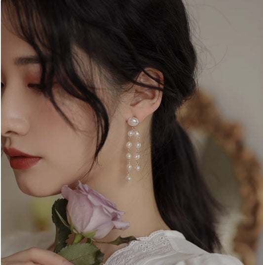 Heavy-duty vintage tassel pearl earrings