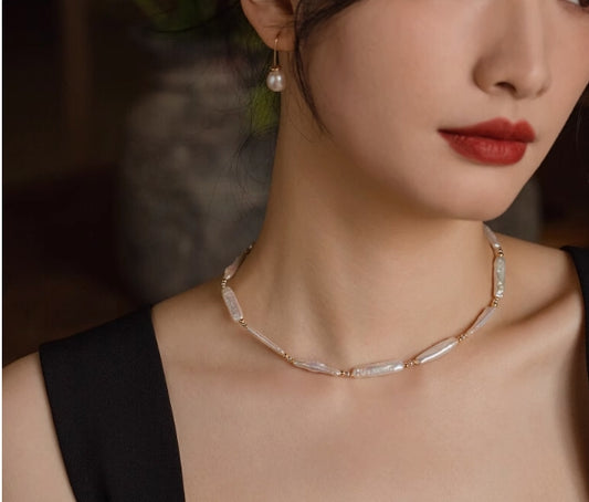 Small silver bar pearl necklace