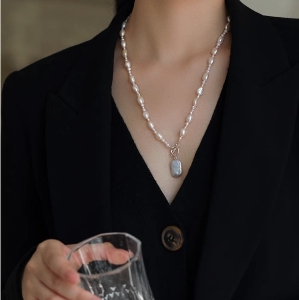 Classic Baroque Square Pearl Sweater Necklace
