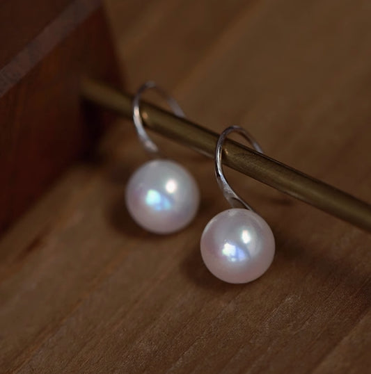 Tall fat pearl earrings