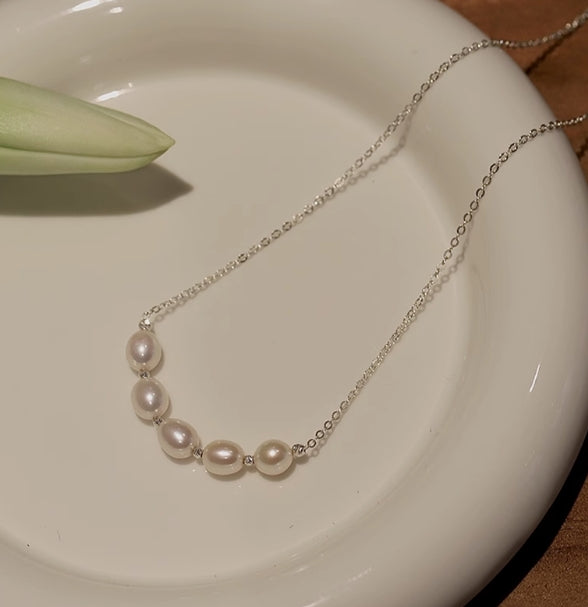 Versatile Fresh and Bright Freshwater Pearl Necklace
