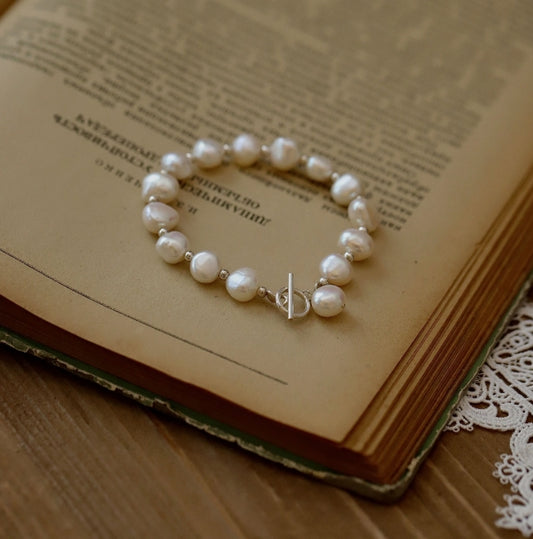 Bright Freshwater Baroque Pearl Bracelet