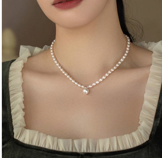 Wrinkled Freshwater Bright Pearl Necklace