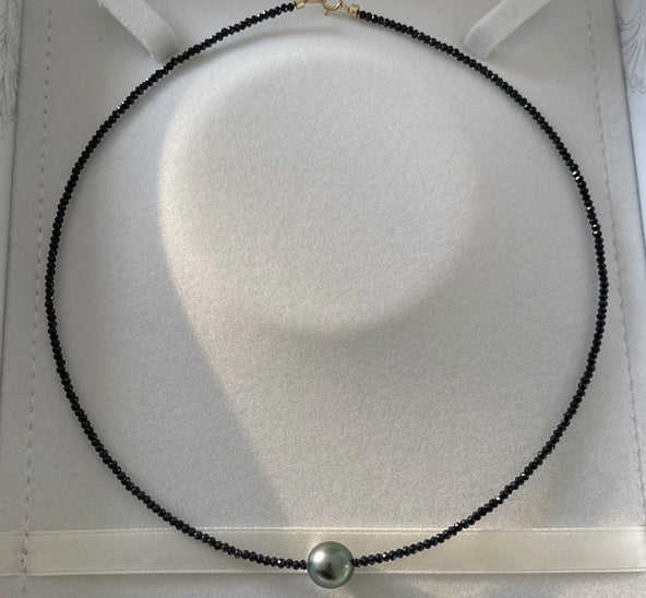 Pure natural seawater Tahitian black pearl black spinel necklace