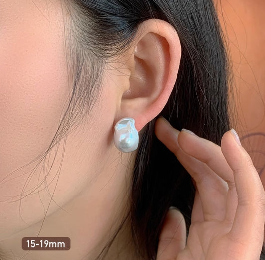 Baroque pearl earrings