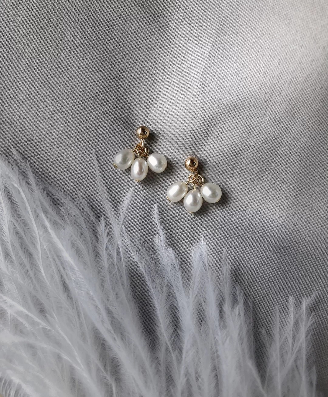 Threepearl Minimalist pearl Studs