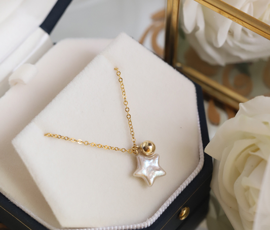 Star baroque pearl  necklace
