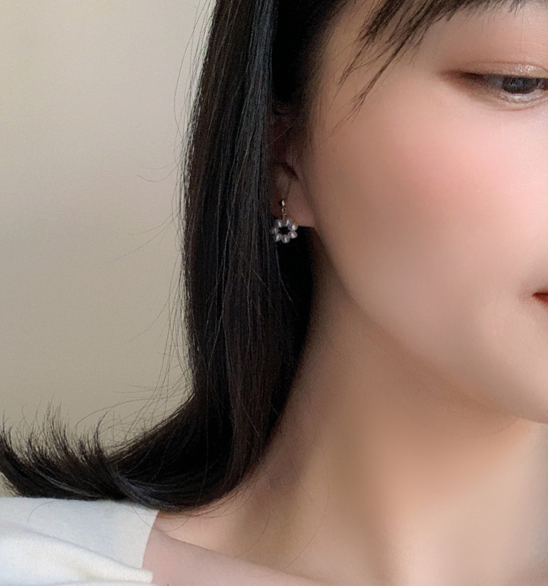 circle pearl earrings