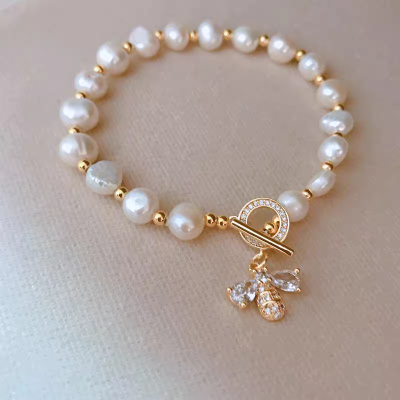 Bee Baroque pearl bracelet