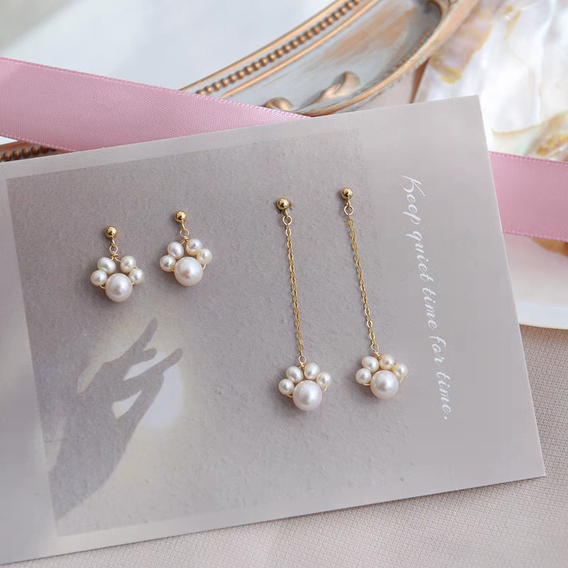 Cat paw freshwater pearl earrings