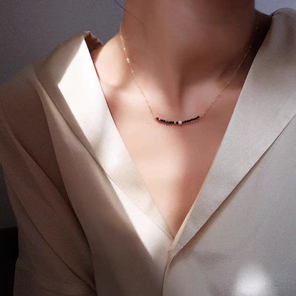 Gardenia black spinel necklace