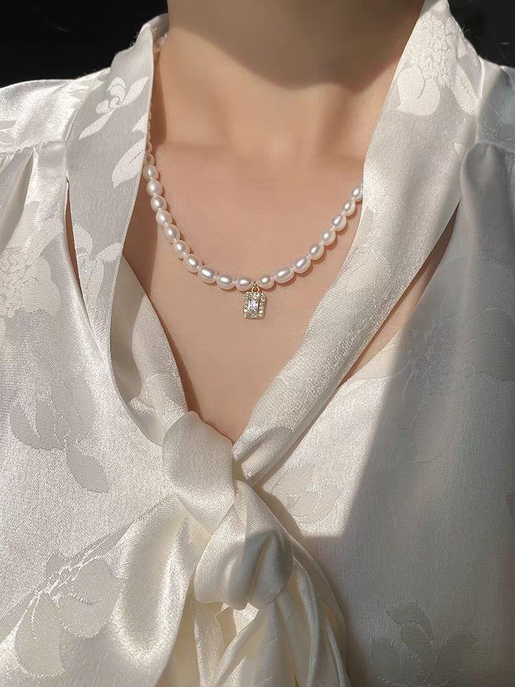 Pear freshwater pearl necklace