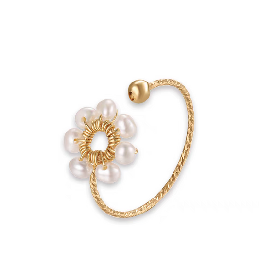 Little daisy pearl ring